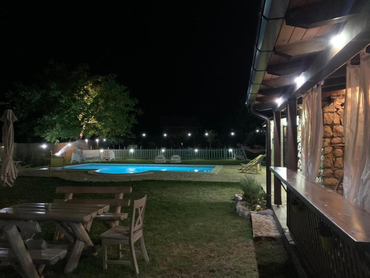 Silent Village Villa With Swimming Pool 모스타르 외부 사진