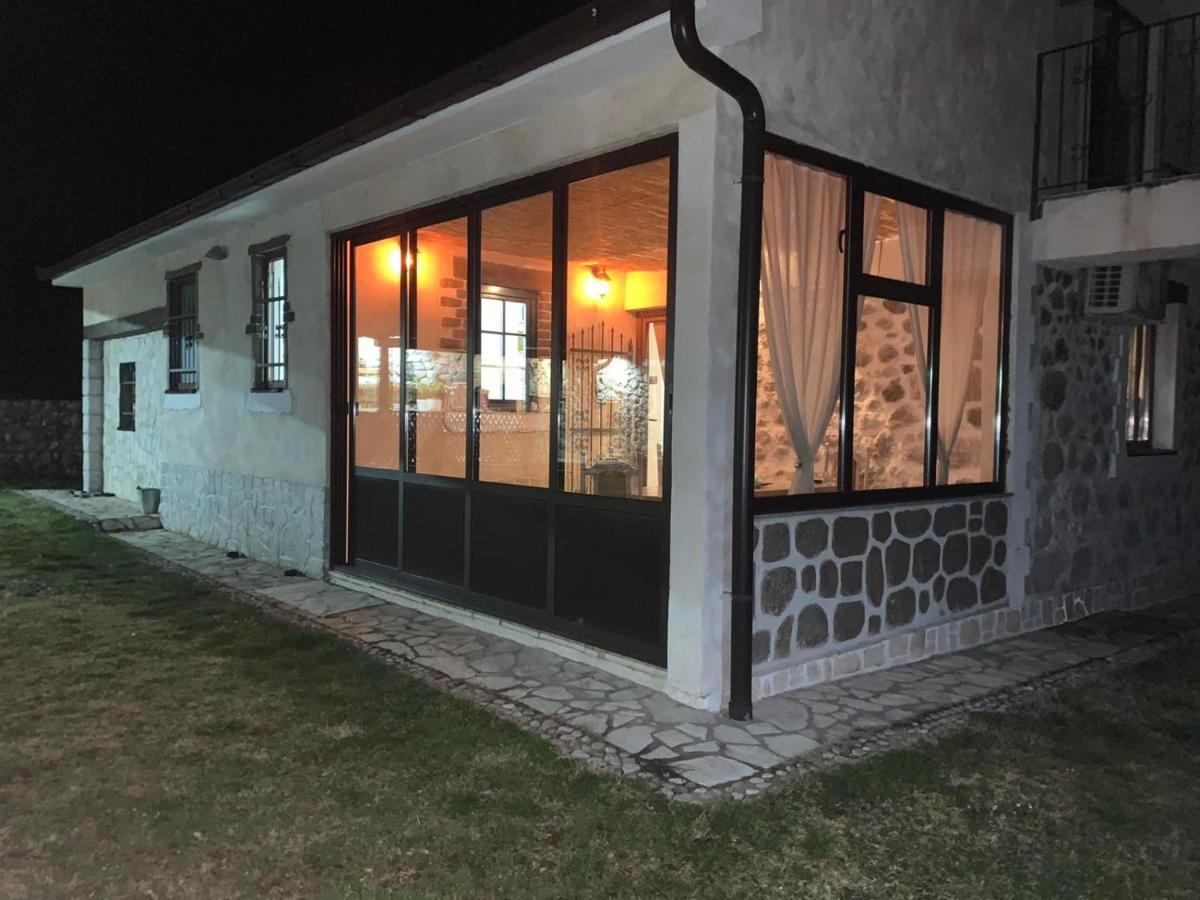 Silent Village Villa With Swimming Pool 모스타르 외부 사진