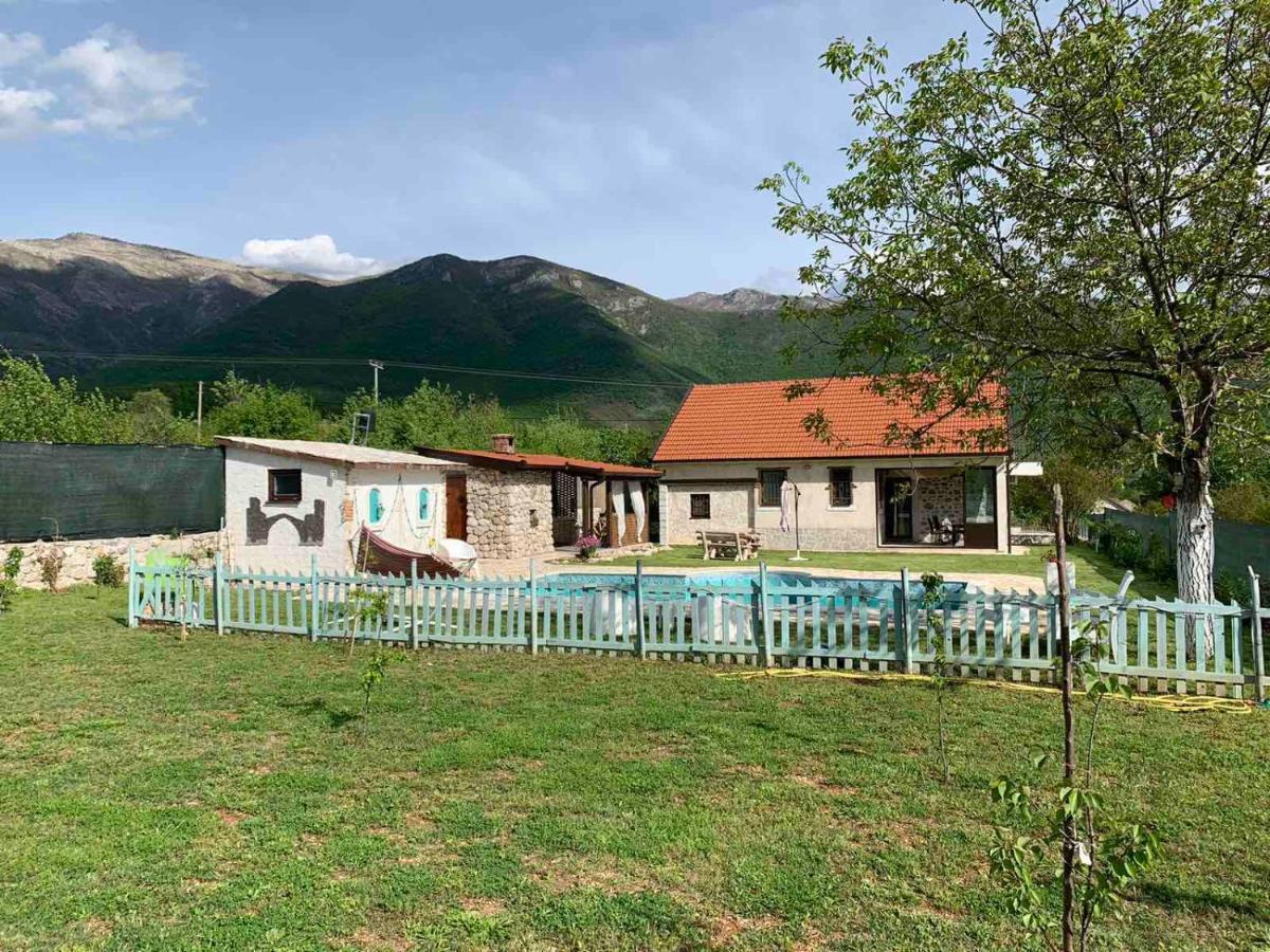 Silent Village Villa With Swimming Pool 모스타르 외부 사진