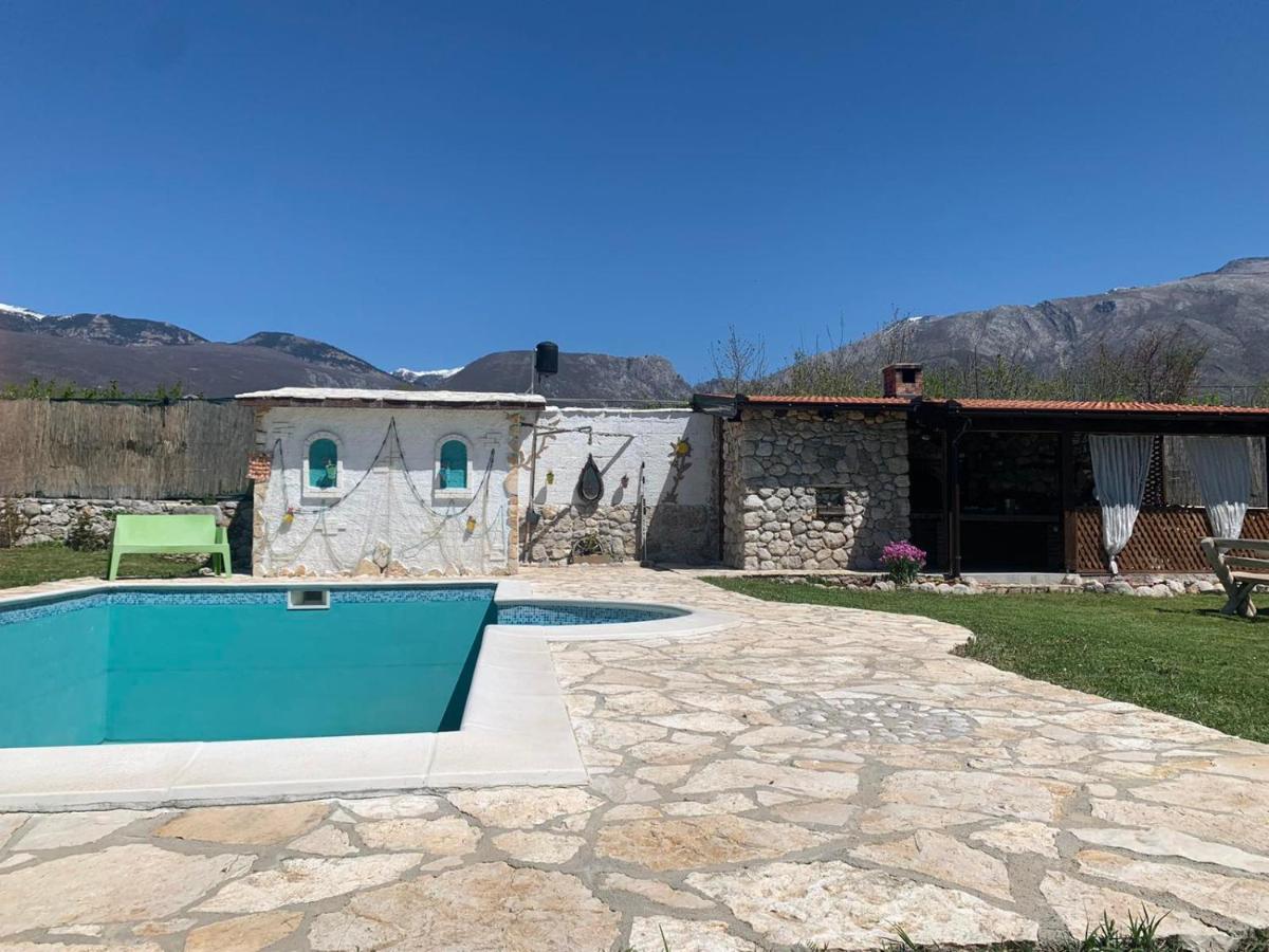 Silent Village Villa With Swimming Pool 모스타르 외부 사진