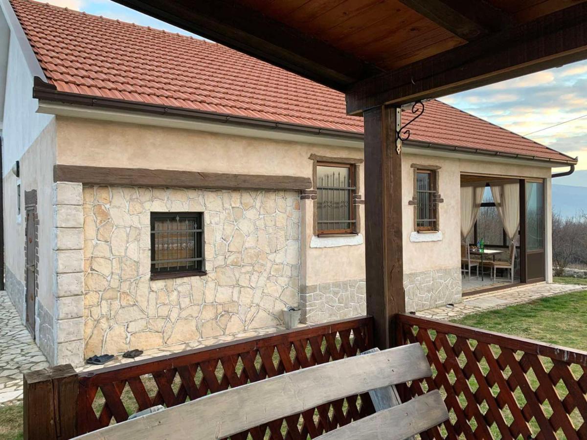 Silent Village Villa With Swimming Pool 모스타르 외부 사진