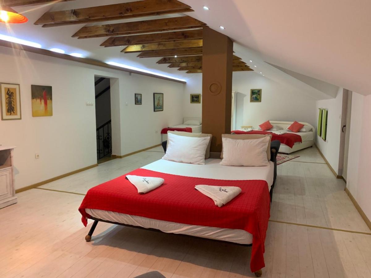 Silent Village Villa With Swimming Pool 모스타르 외부 사진