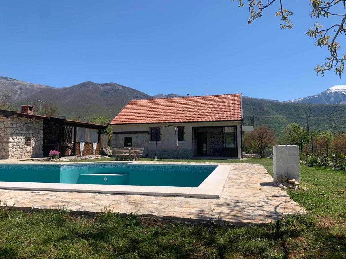Silent Village Villa With Swimming Pool 모스타르 외부 사진