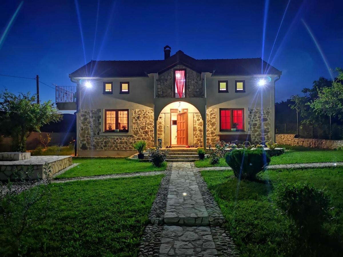 Silent Village Villa With Swimming Pool 모스타르 외부 사진