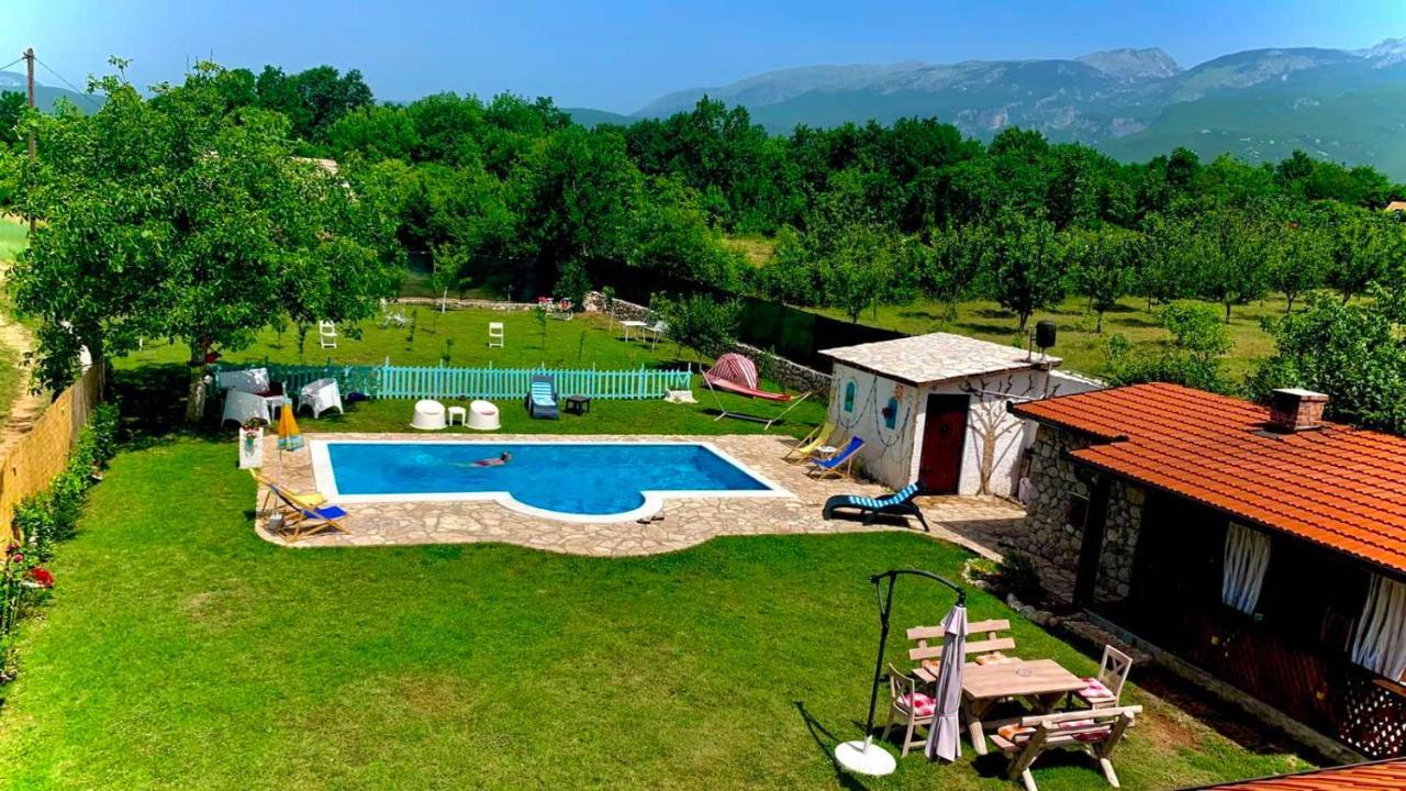 Silent Village Villa With Swimming Pool 모스타르 외부 사진