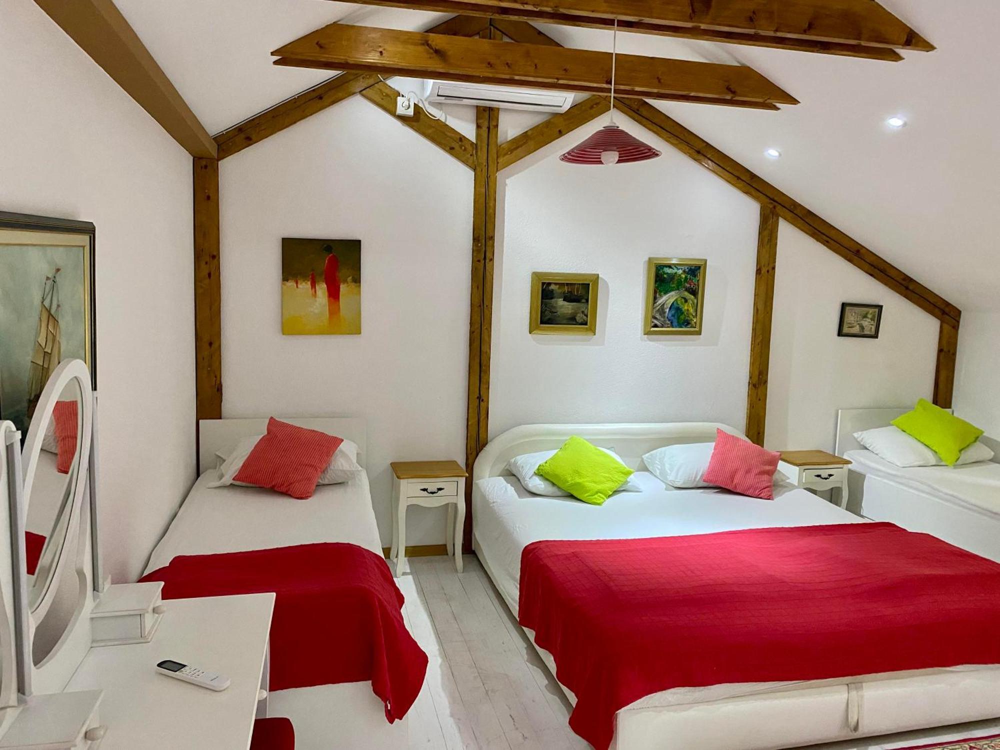 Silent Village Villa With Swimming Pool 모스타르 외부 사진